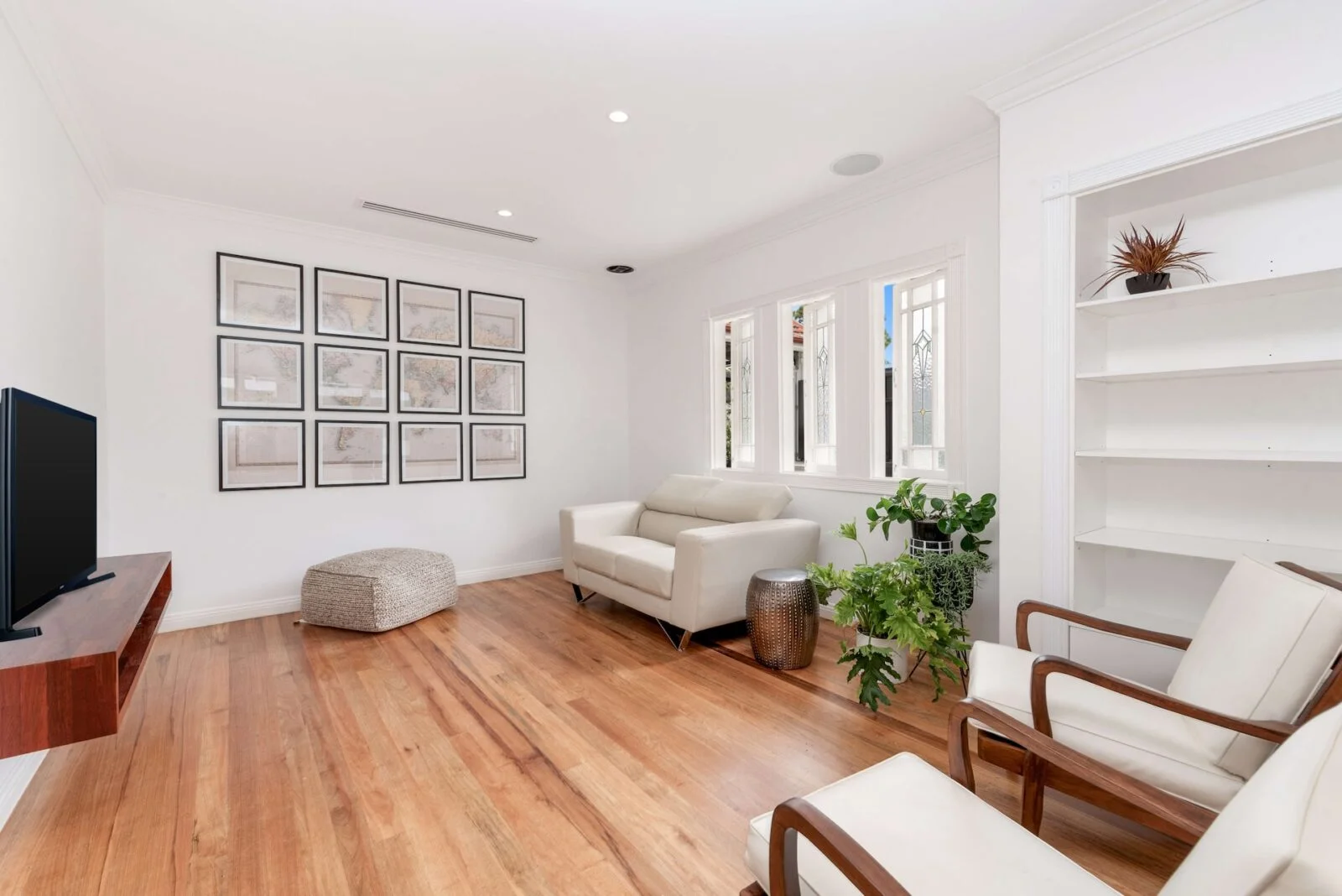 bespoke joinery decoration service 01